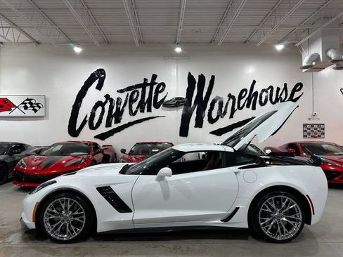 Used 2016 Chevrolet Corvette Z06 w/ 3LZ Preferred Equipment Group RWD image 2