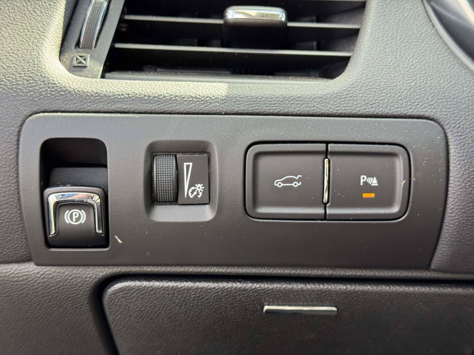 Used 2019 Chevrolet Impala Premier FWD image 17