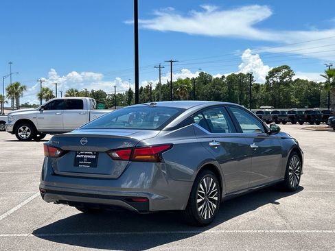 Used 2024 Nissan Altima 2.5 SV FWD image 7