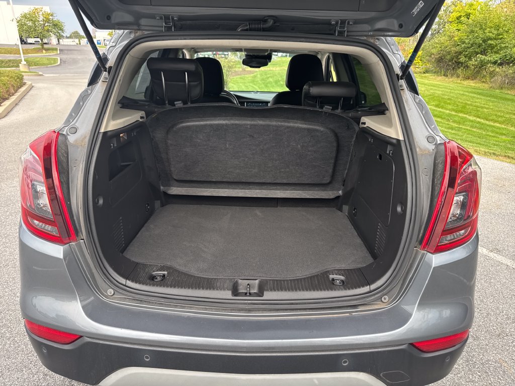 Used 2019 Buick Encore Essence w/ Experience Buick Package AWD/4WD image 9