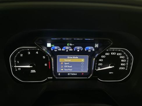 Used 2021 GMC Yukon XL SLT image 48