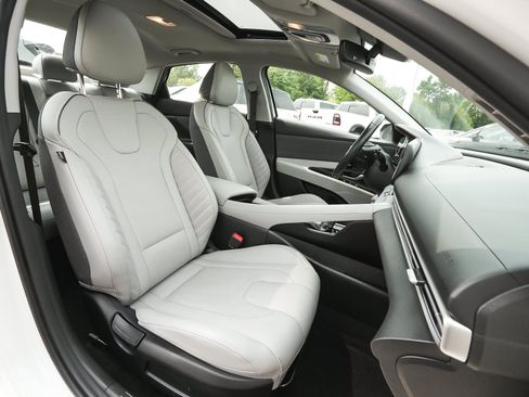 Used 2023 Hyundai Elantra Limited w/ Cargo Package FWD image 45