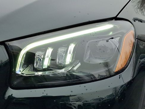 Certified 2022 Mercedes-Benz GLS 450 4MATIC image 9