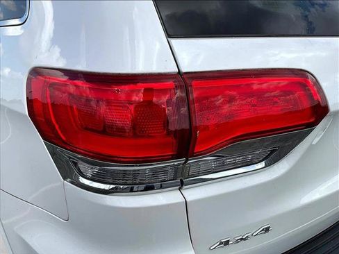 Used 2021 Jeep Grand Cherokee Overland AWD/4WD image 27