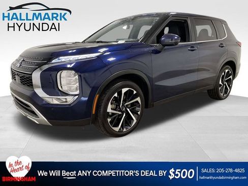 Used 2024 Mitsubishi Outlander SE image 1