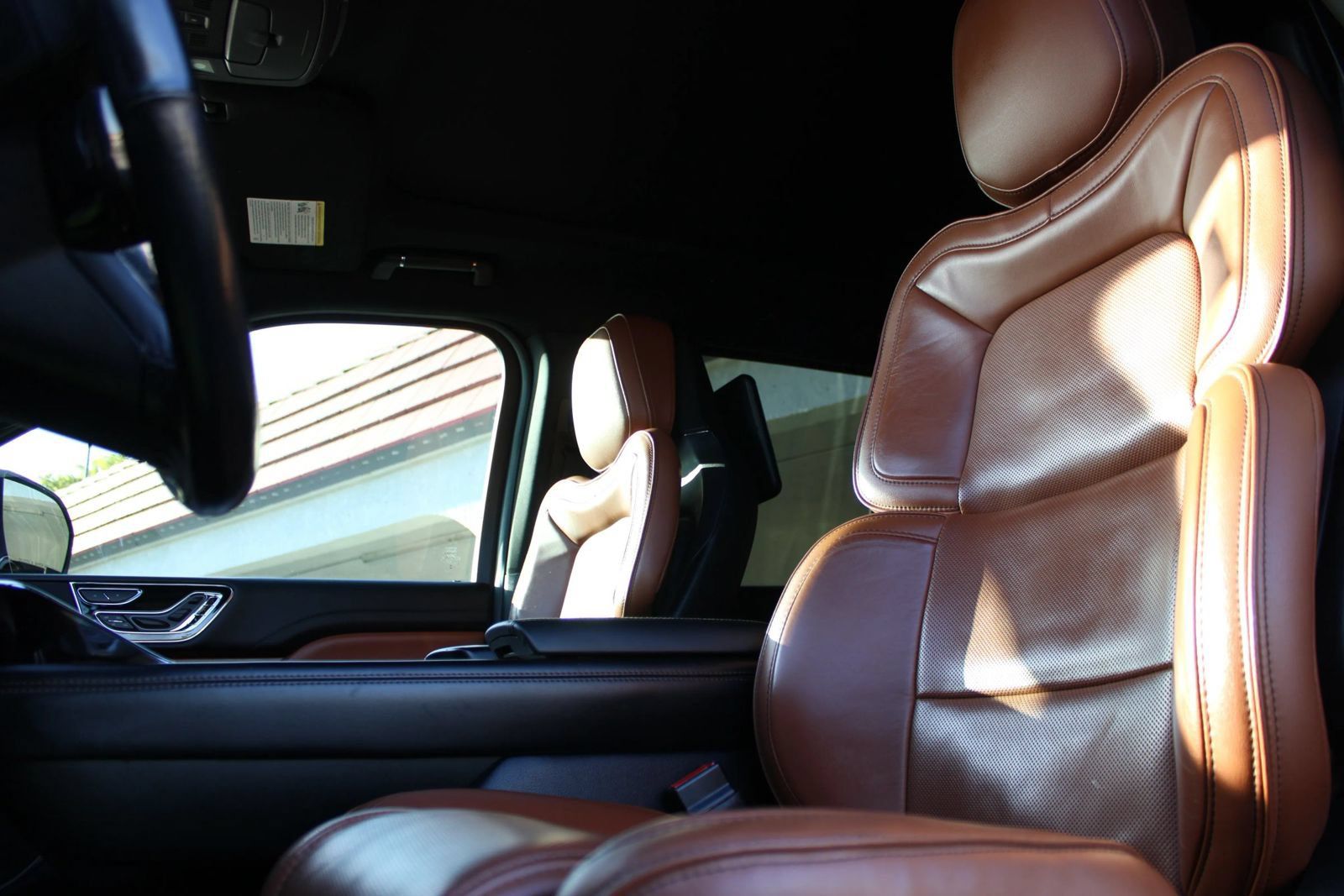 Used 2018 Lincoln Navigator L Reserve w/ Technology Package AWD/4WD image 8