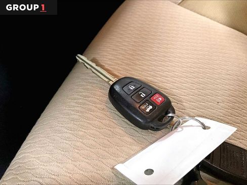 Certified 2018 Toyota Corolla LE image 14