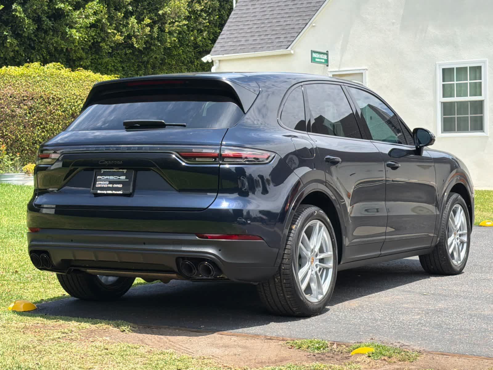 Certified 2023 Porsche Cayenne AWD/4WD image 8