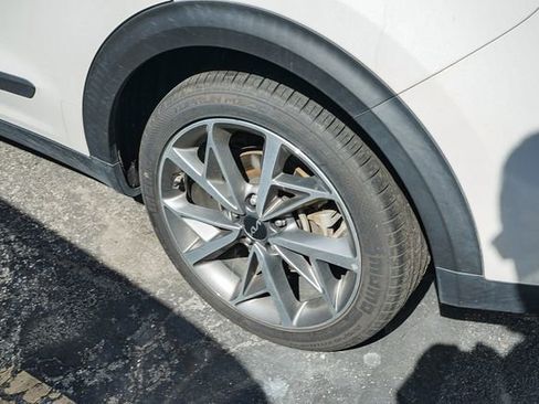 Used 2022 Kia Niro Touring Special Edition image 6