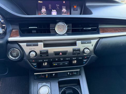 Used 2015 Lexus ES 350 w/ Premium Package FWD image 18