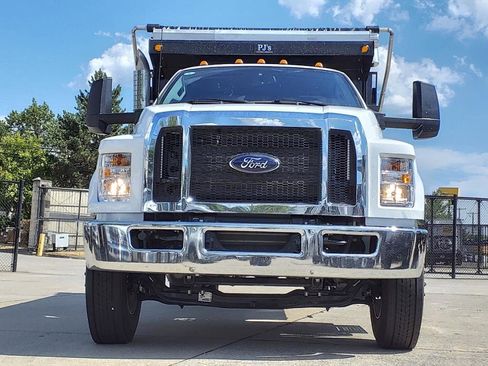 New 2024 Ford F550 image 44