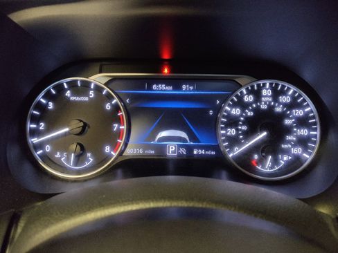 Used 2024 Nissan Sentra SV FWD image 23