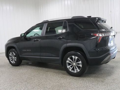 Used 2025 Chevrolet Equinox LT w/ Convenience Package II FWD image 3