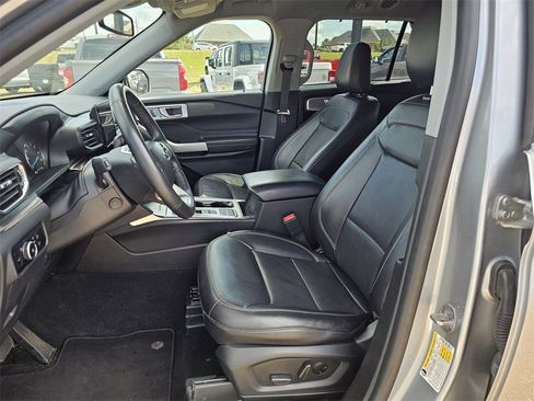 Used 2023 Ford Explorer Limited w/ Equipment Group 301A image 12
