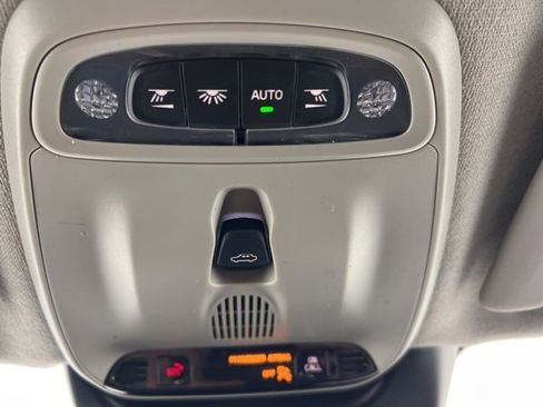 Used 2020 Volvo XC40 T5 Momentum w/ Protection Package Premier image 25