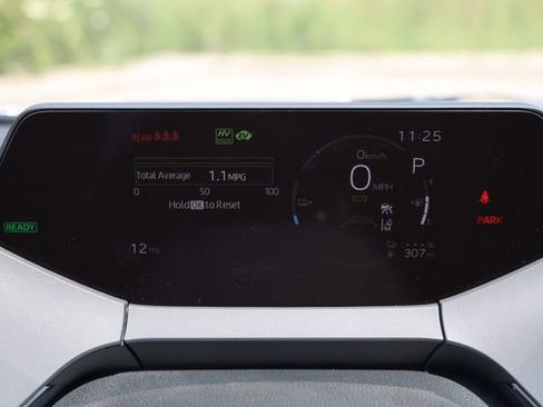 New 2026 Toyota Prius Plug-In Hybrid FWD image 30