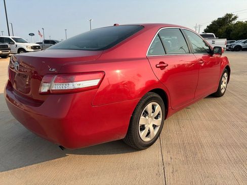 Used 2011 Toyota Camry LE FWD image 3