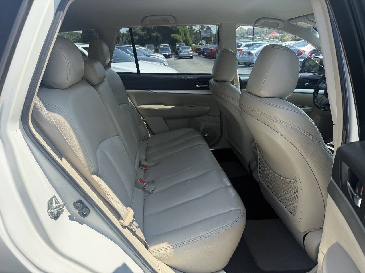 Used 2010 Subaru Outback 2.5i Premium w/ Popular Equipment Group 1A AWD/4WD image 12