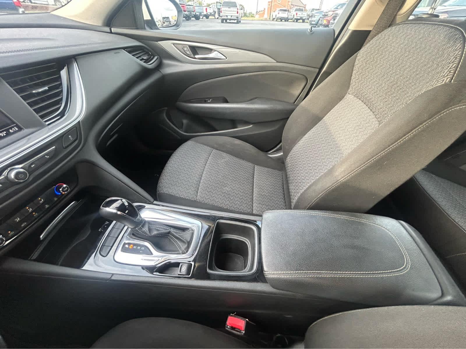 Used 2019 Buick Regal Preferred FWD image 37