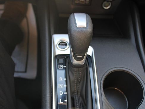 Used 2025 Nissan Altima 2.5 SV image 22