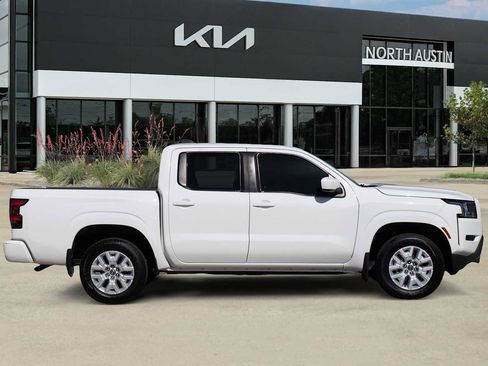 Used 2022 Nissan Frontier SV w/ Technology Package image 6