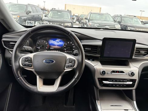 Used 2021 Ford Explorer XLT w/ Equipment Group 202A image 11