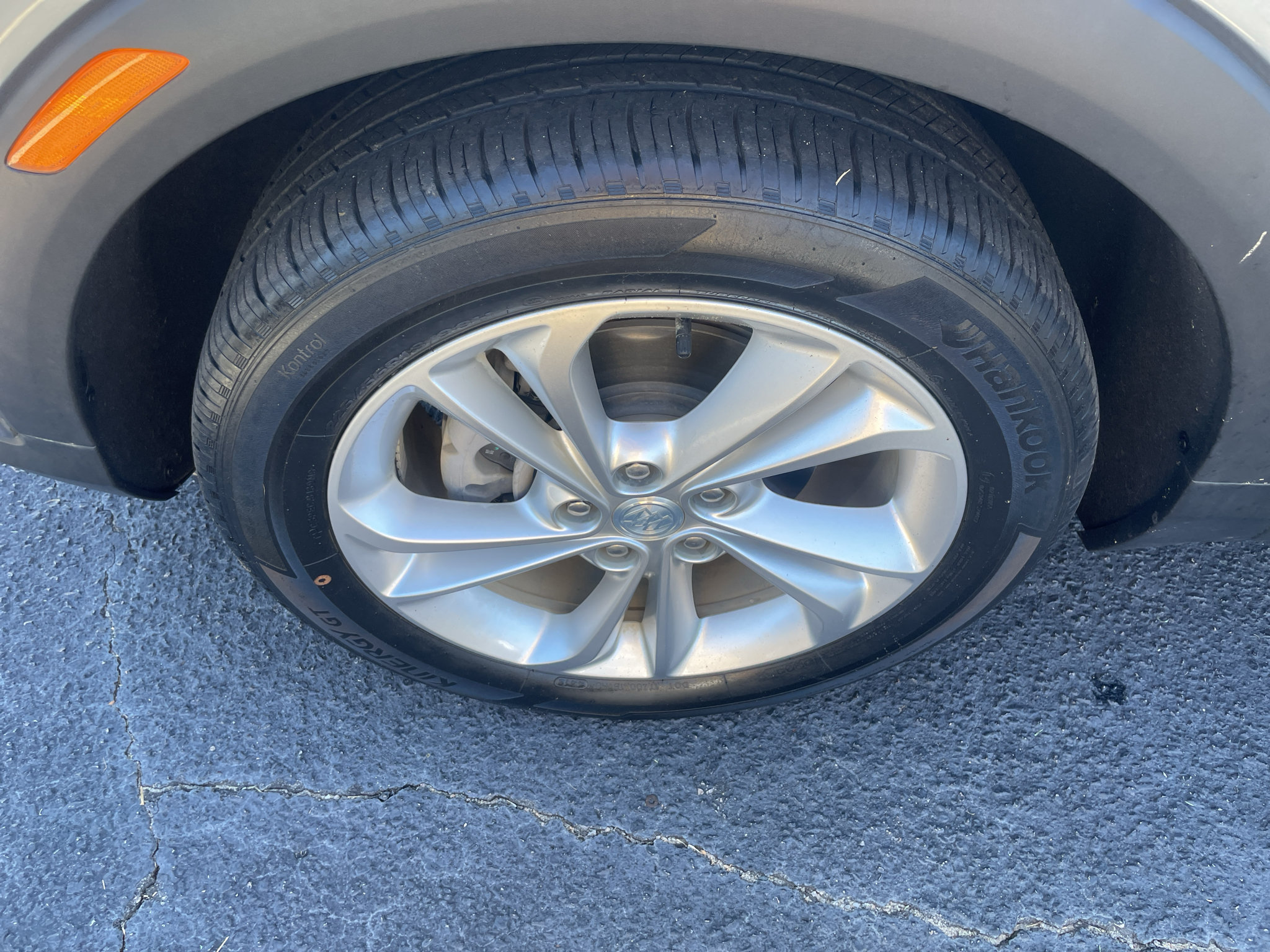 Certified 2020 Buick Encore GX Preferred w/ Cold Weather Comfort Package FWD image 6