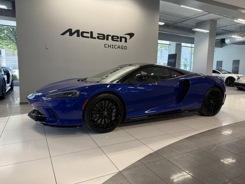 Used 2023 McLaren GT RWD image 1