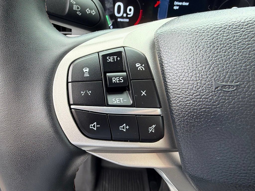 Used 2025 Ford Explorer Active w/ Active Comfort Package AWD/4WD image 12