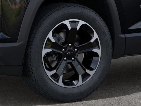 New 2026 Chevrolet Equinox LT w/ Safety and Technology Package FWD image 9