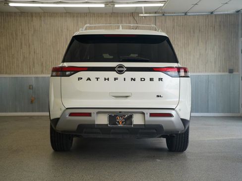 Used 2023 Nissan Pathfinder SL w/ Lighting Package (N92) FWD image 8