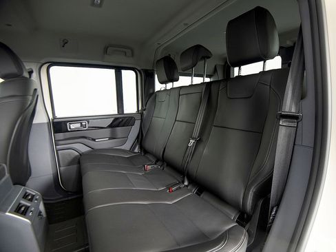 New 2025 INEOS Grenadier Fieldmaster Edition image 32