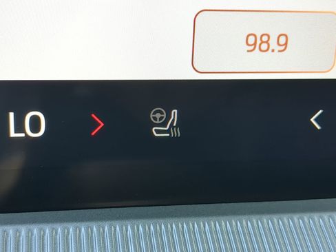 Used 2025 Ford Explorer Platinum image 24