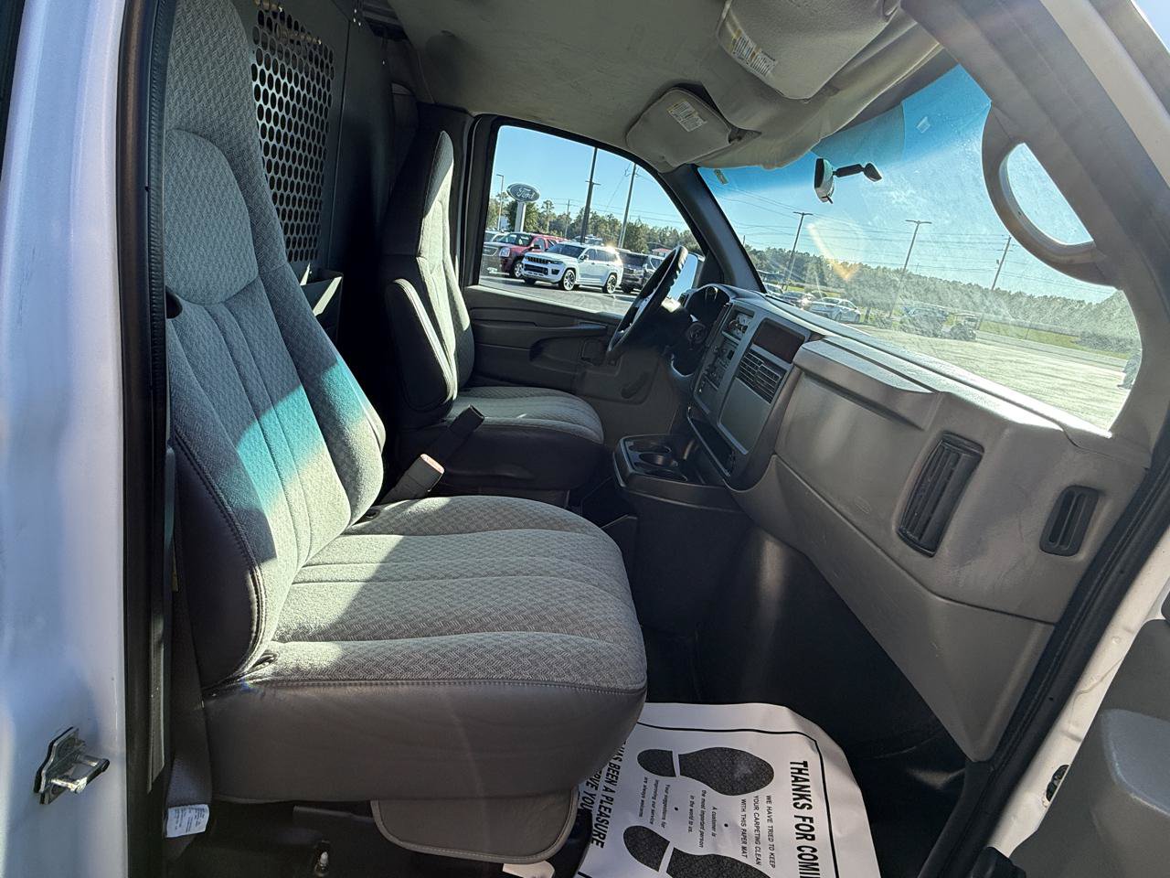 Used 2005 GMC Savana 2500 RWD image 18