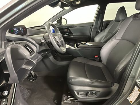 Used 2023 Subaru Solterra AWD image 12