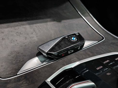 Used 2023 BMW X7 xDrive40i w/ M Sport Package image 30