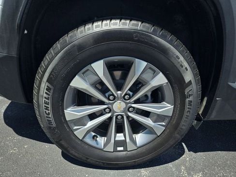 Used 2025 Chevrolet Equinox LT AWD/4WD image 12