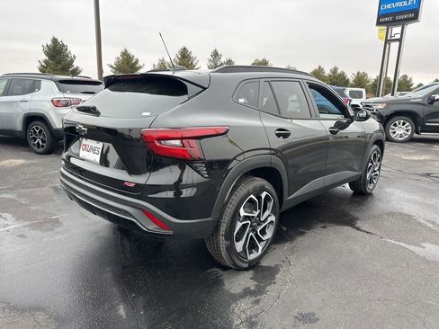 New 2026 Chevrolet Trax RS w/ Sunroof Package image 9