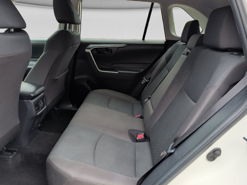 Used 2025 Toyota RAV4 LE AWD/4WD image 31