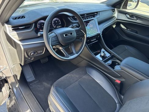 New 2025 Jeep Grand Cherokee Laredo RWD image 11