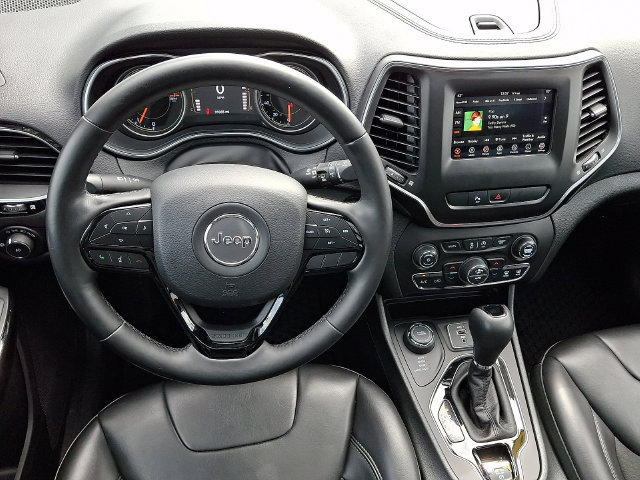 Used 2019 Jeep Cherokee Latitude Plus AWD/4WD image 13
