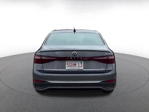 Used 2025 Volkswagen Jetta SE image 7