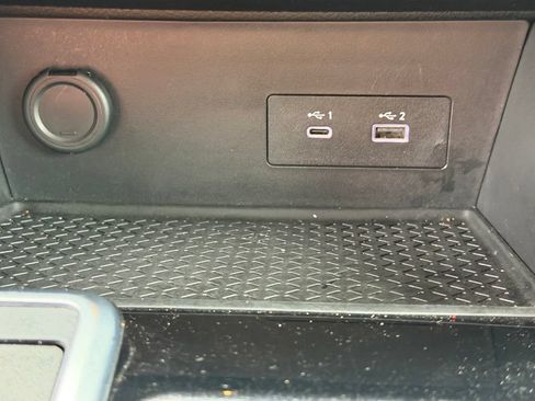 Used 2025 Nissan Pathfinder SV FWD image 33