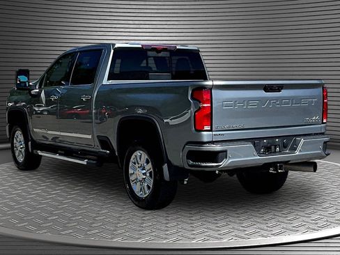 Used 2025 Chevrolet Silverado 2500 High Country w/ Technology Package AWD/4WD image 4