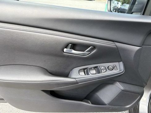 Used 2025 Nissan Sentra SV FWD image 7