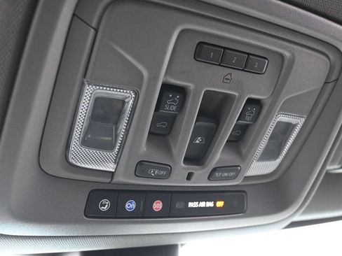 Used 2022 Chevrolet Silverado 1500 LTZ w/ Technology Package RWD image 29