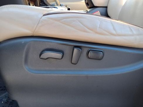 Used 2017 Nissan Armada Platinum w/ Captain Seat Package image 27