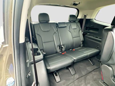 Used 2025 Kia Telluride S image 28