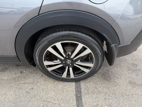 Used 2019 Nissan Kicks SV FWD image 5