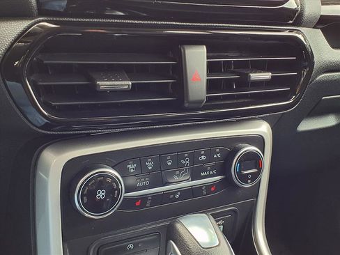 Used 2022 Ford EcoSport Titanium image 14